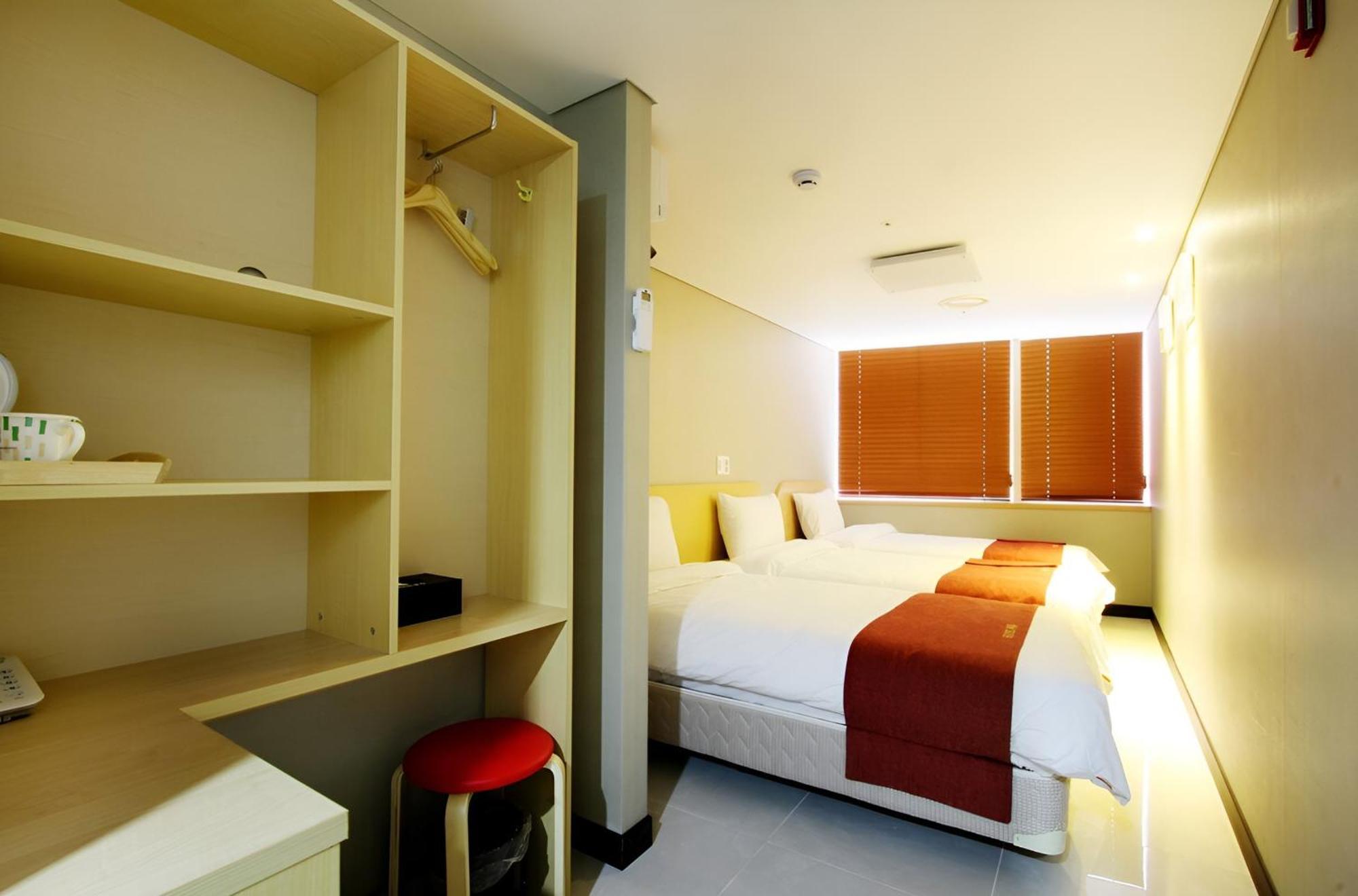 Hotel Myeongdong Seoul Exterior photo