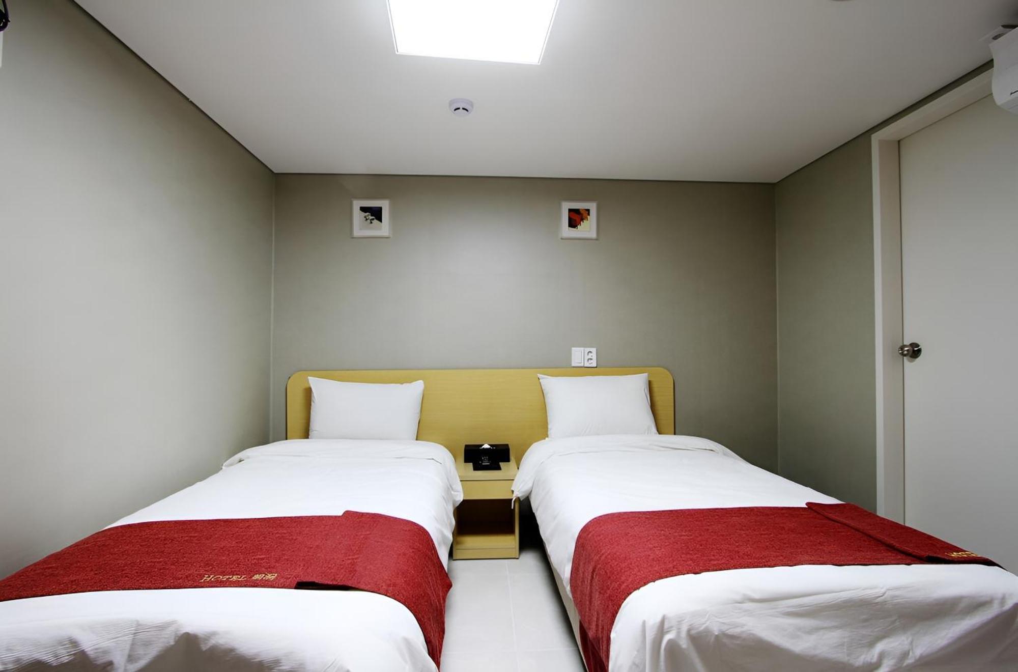 Hotel Myeongdong Seoul Exterior photo