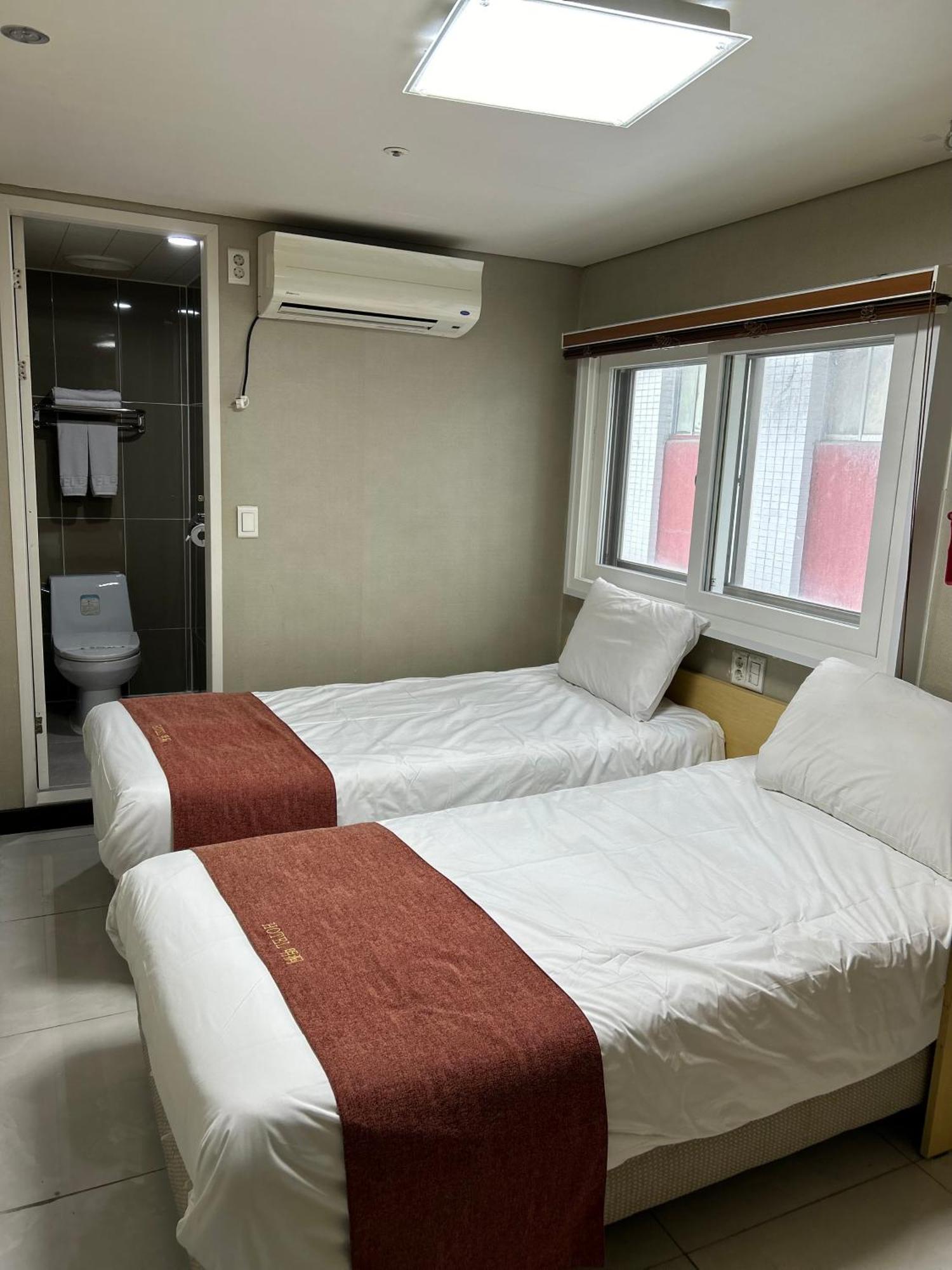 Hotel Myeongdong Seoul Exterior photo