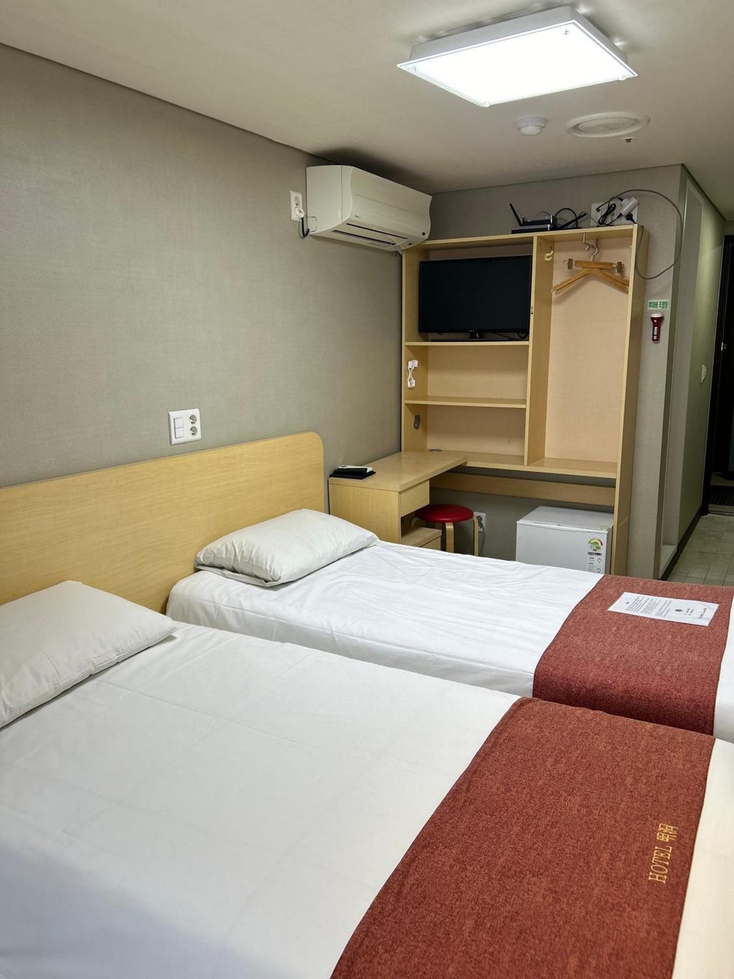 Hotel Myeongdong Seoul Exterior photo